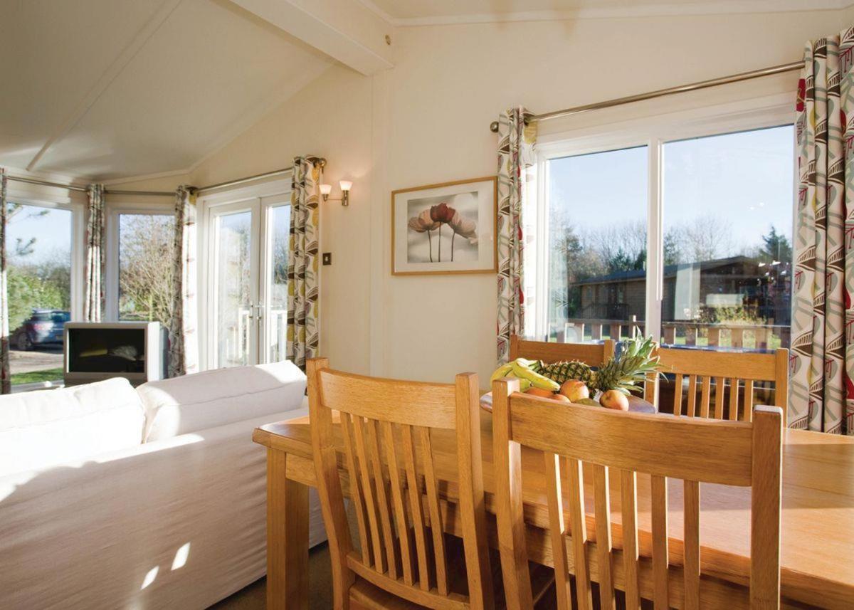 Dacre Lakeside Park Hotell Brandesburton Eksteriør bilde