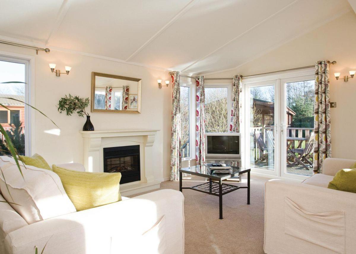 Dacre Lakeside Park Hotell Brandesburton Eksteriør bilde
