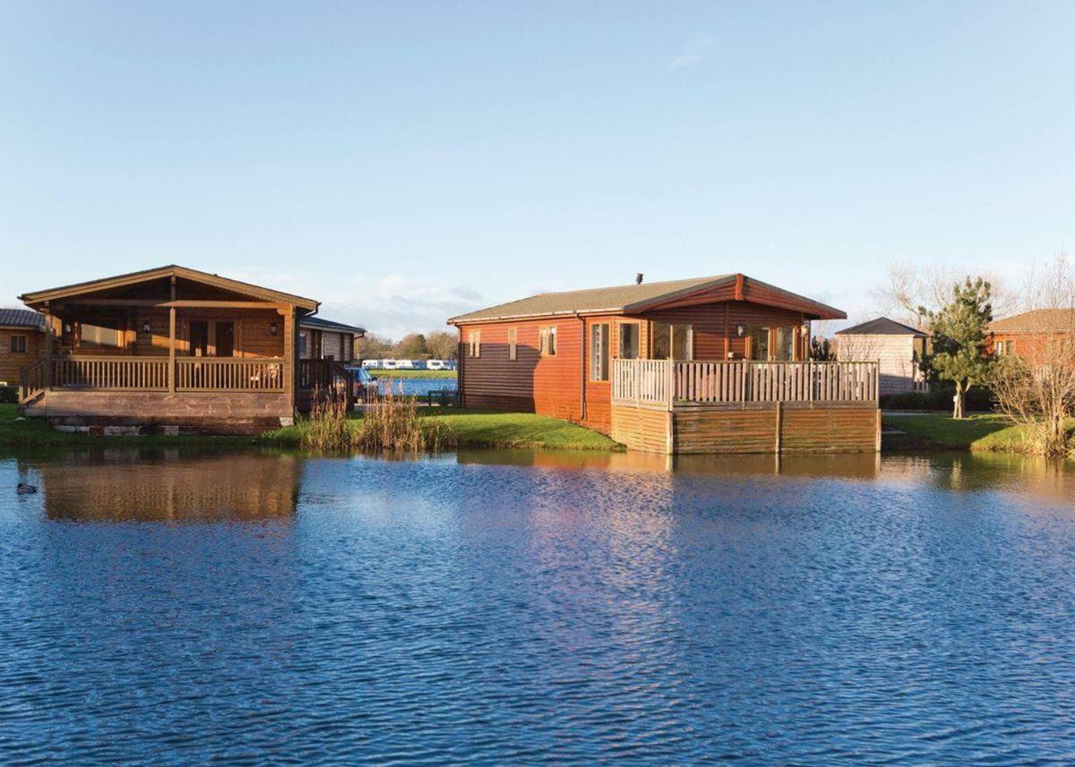 Dacre Lakeside Park Hotell Brandesburton Eksteriør bilde